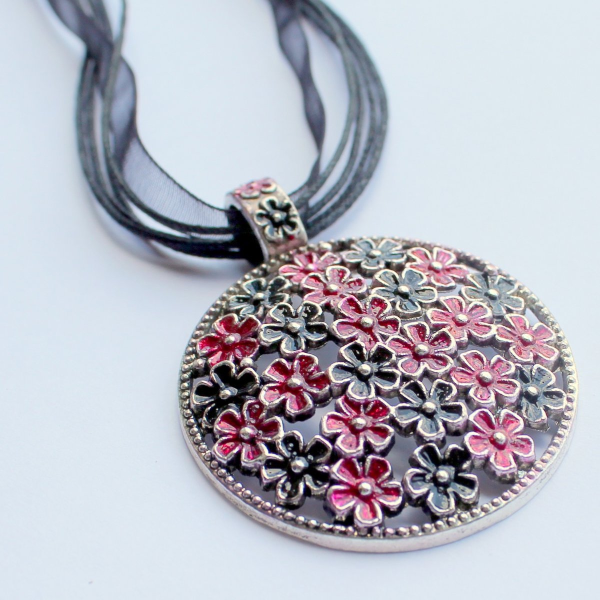 Květinkový luxusní náhrdelník