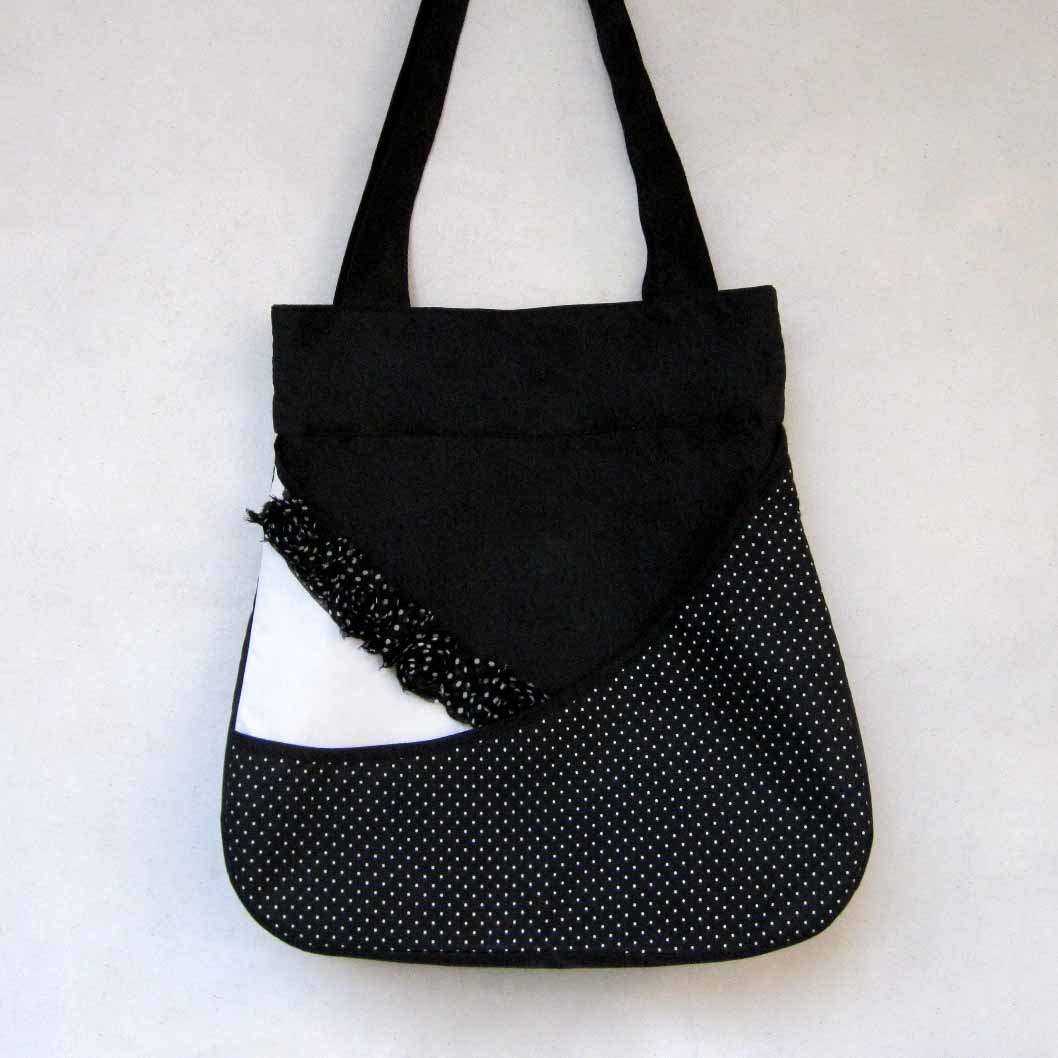 V černobílém puntíku