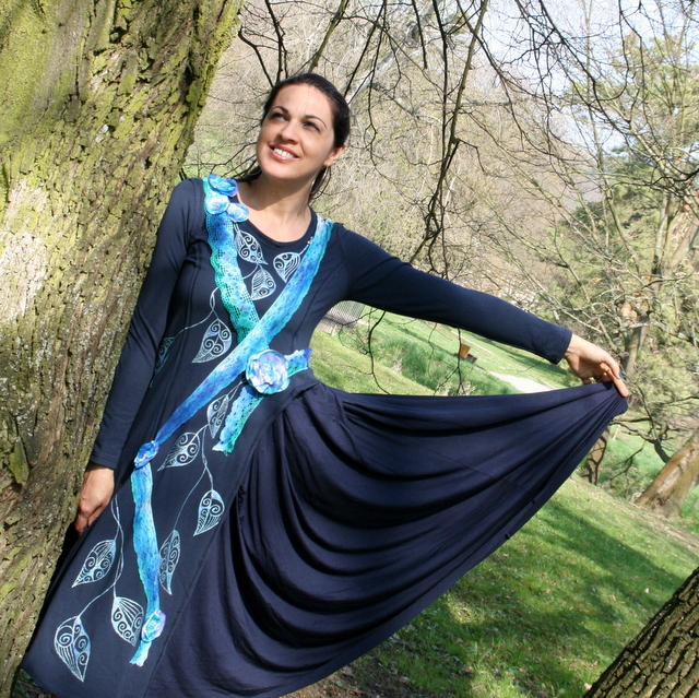 Atyp lehce extravagantní