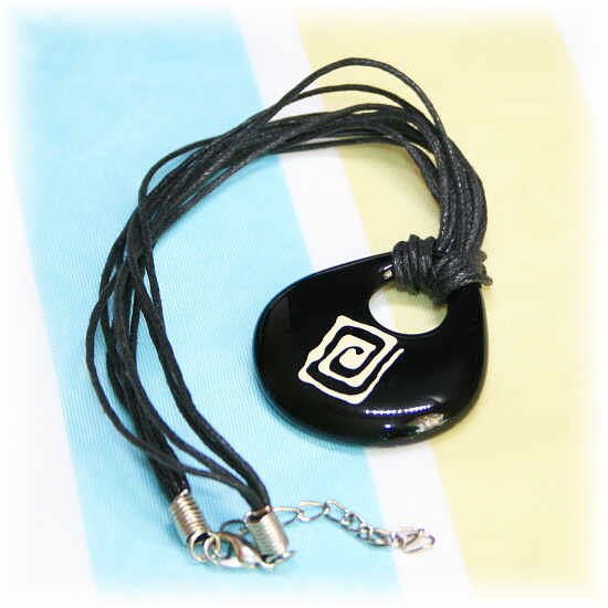 Malovaný náhrdelník