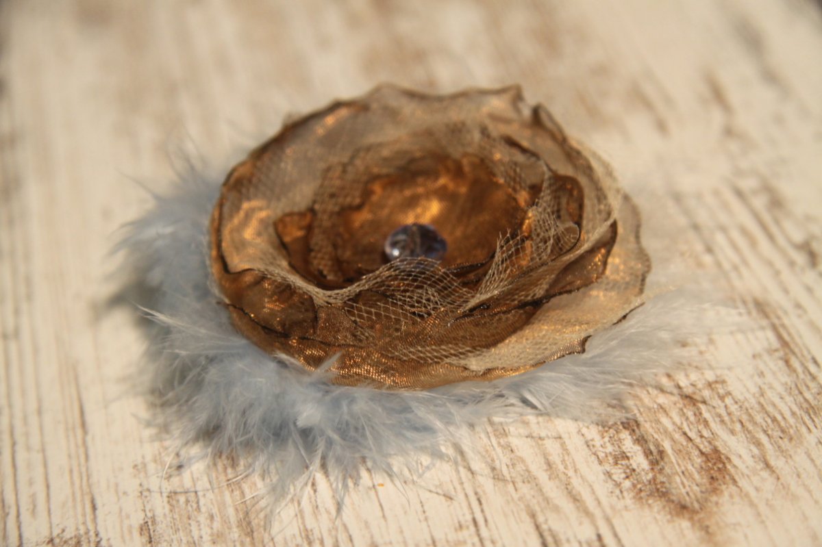 Světlemodrá, chlupatá