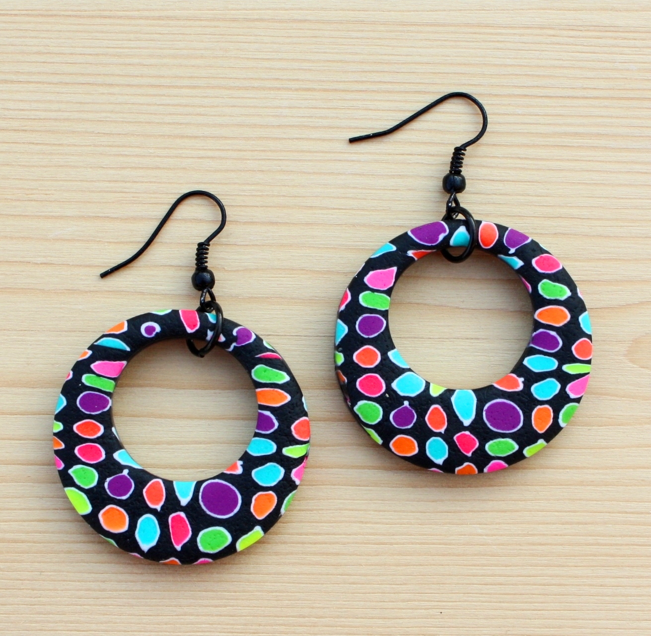 vzorované náušnice