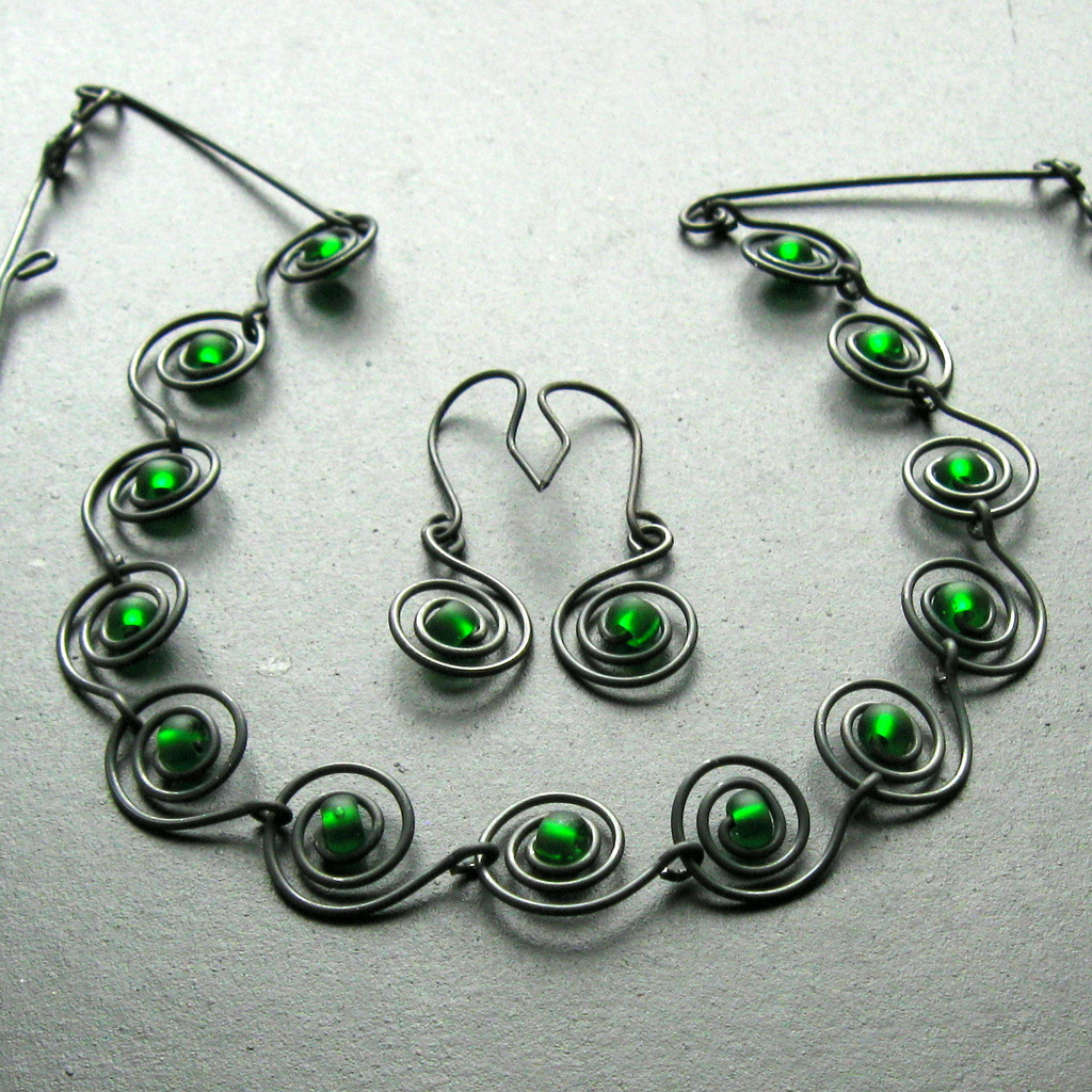 Zelené matné ve spirálách