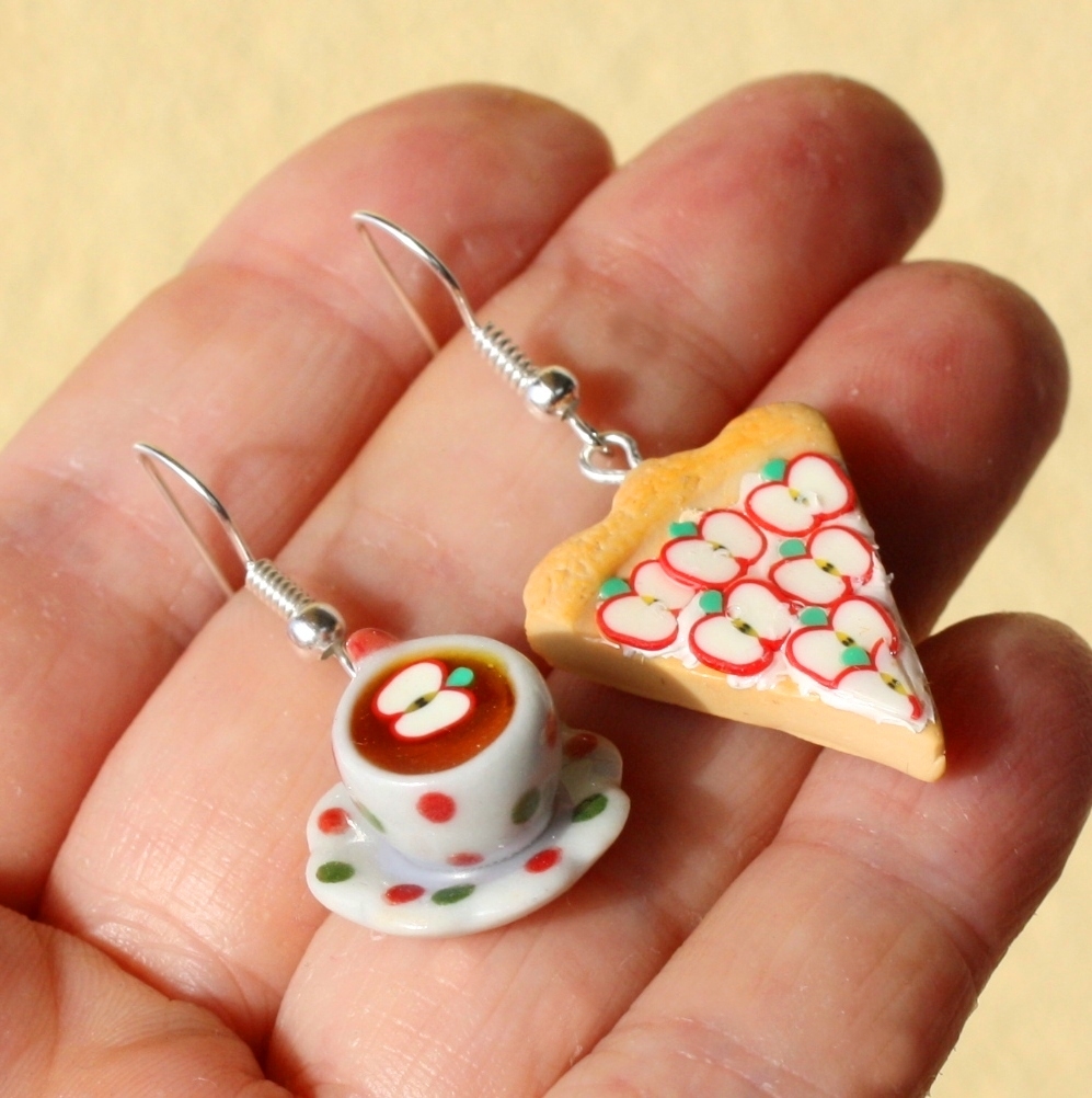 ovocný čaj a koláč