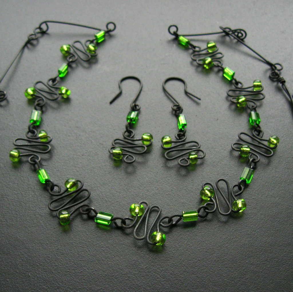 Vlnění v jarní trávě