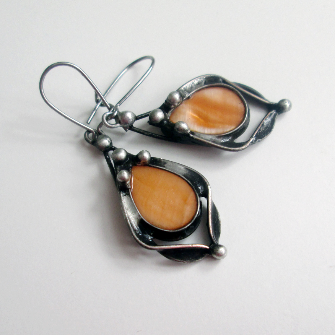 Oranžová perleť-kapky