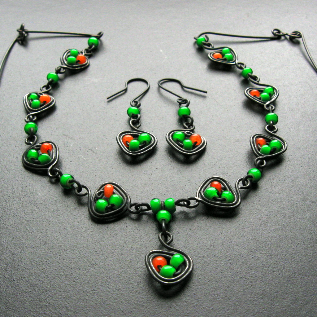 Mandarinky v trávě do trojky