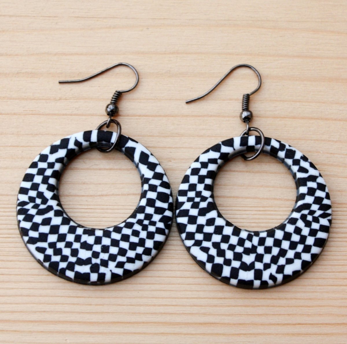 vzorované náušnice