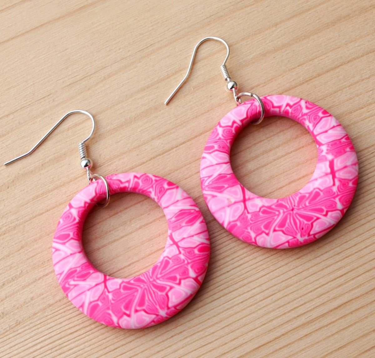 vzorované náušnice