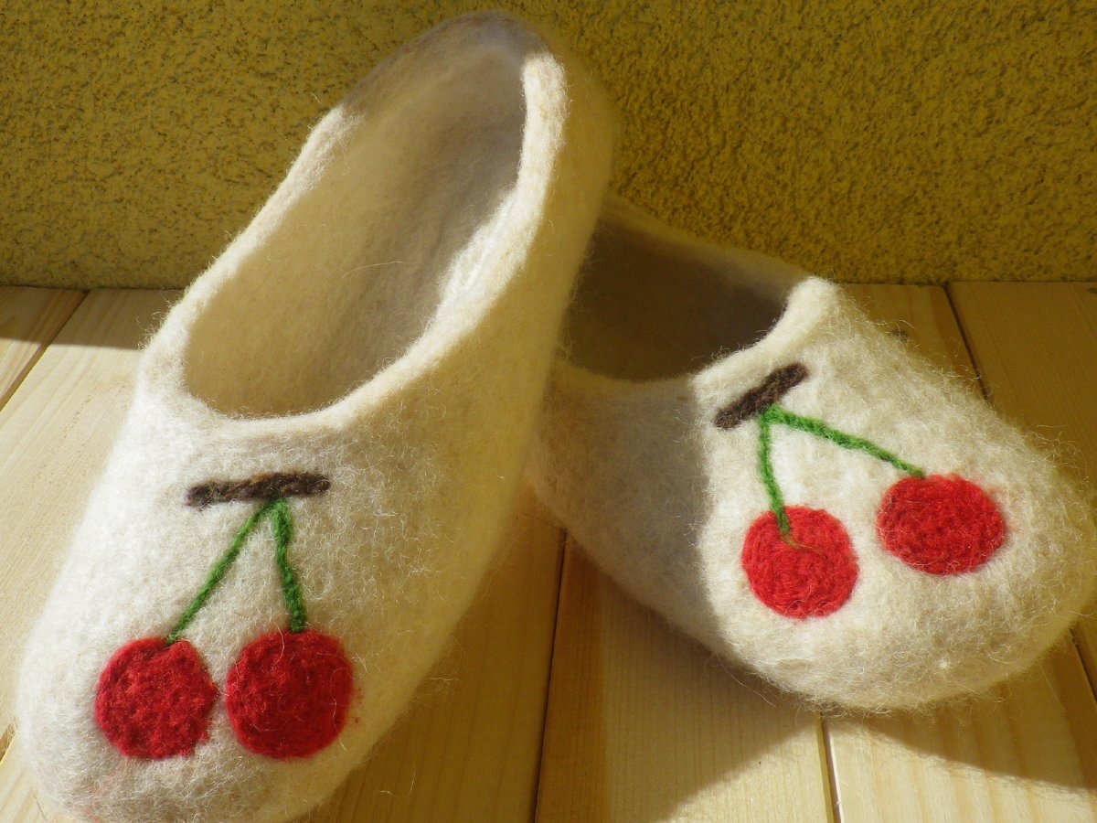 Papuče plstěné - višně