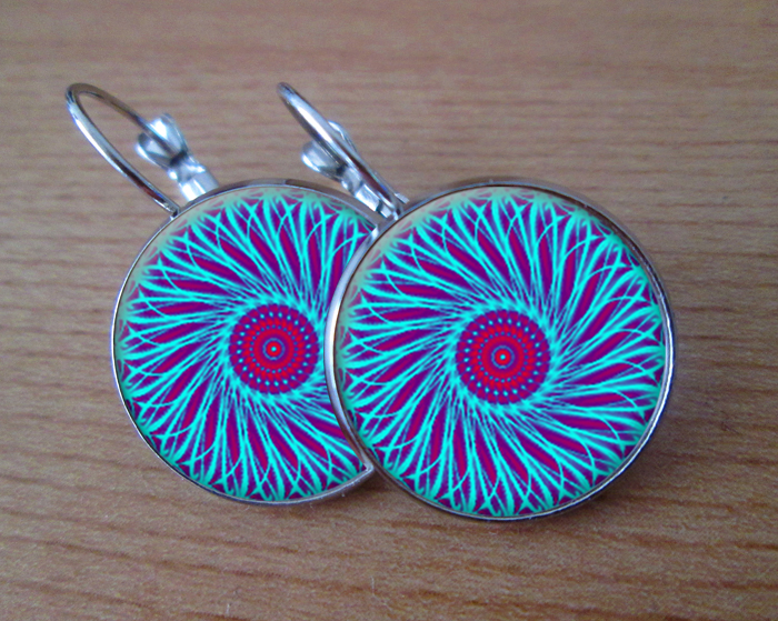 In circle - VISACÍ NÁUŠNICE 