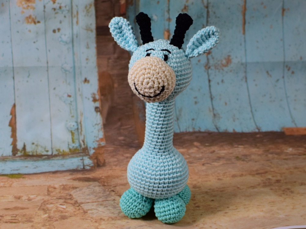 Žirafa Amálka tyrkysová