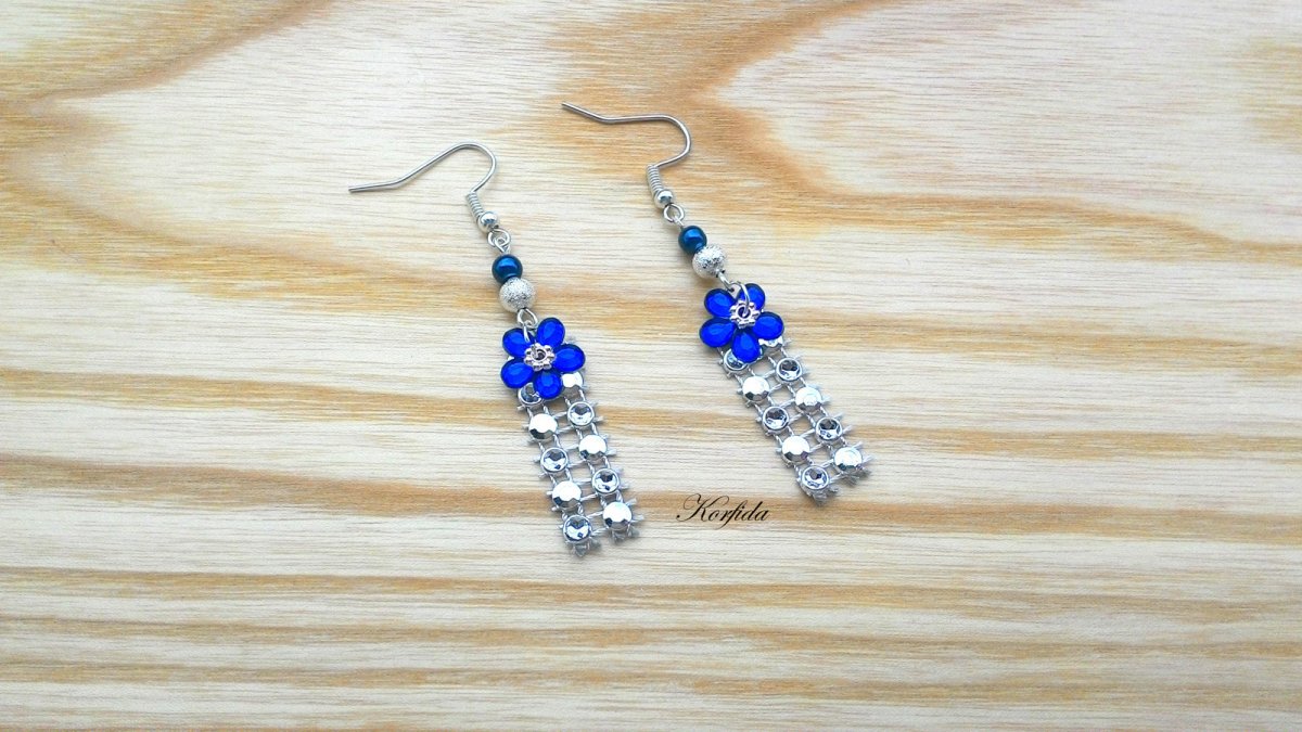 Náušnice tm. modrá kytička + obdelníček (725/16)