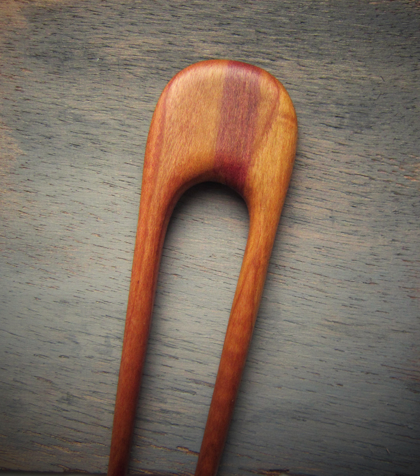 Dřevěná jehlice do vlasů - spona