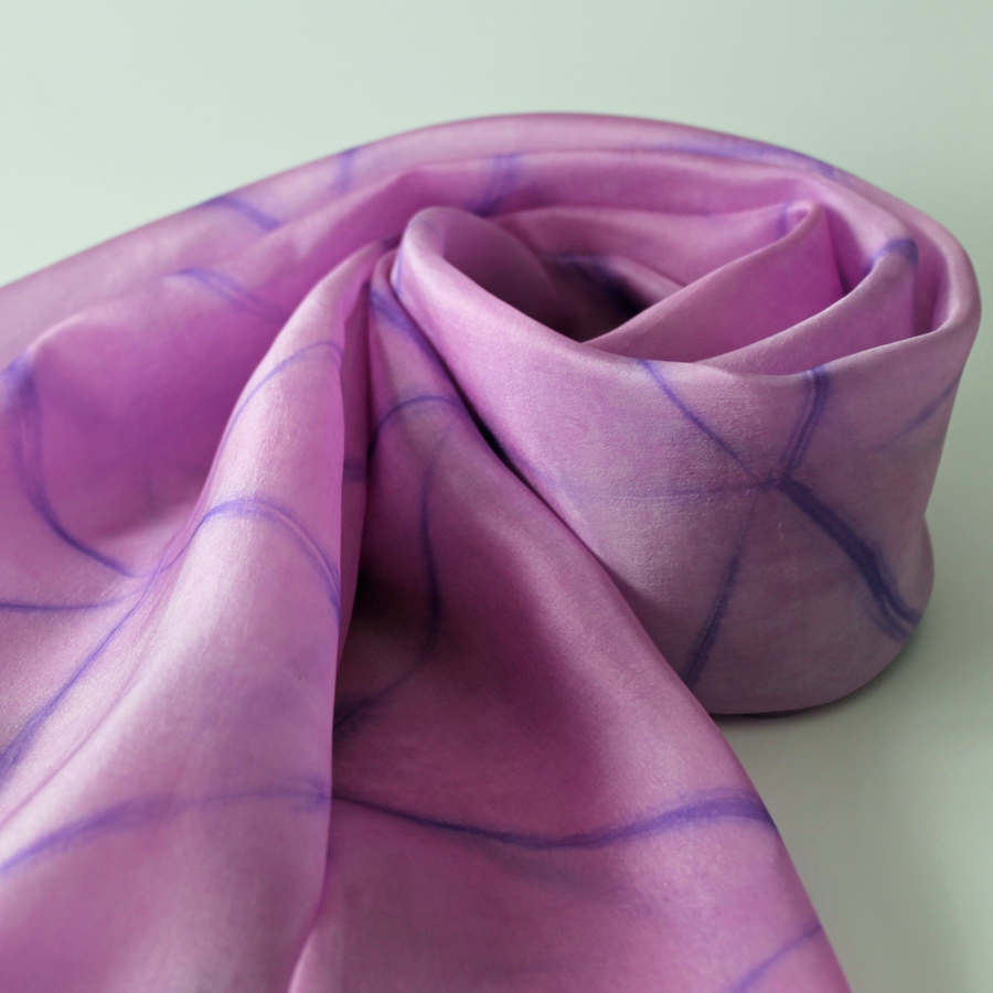 Hedvábná šála fialková