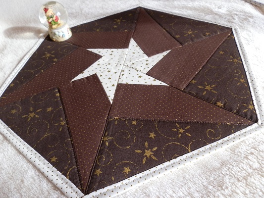 Prostírka šestiúhelníková hnědá