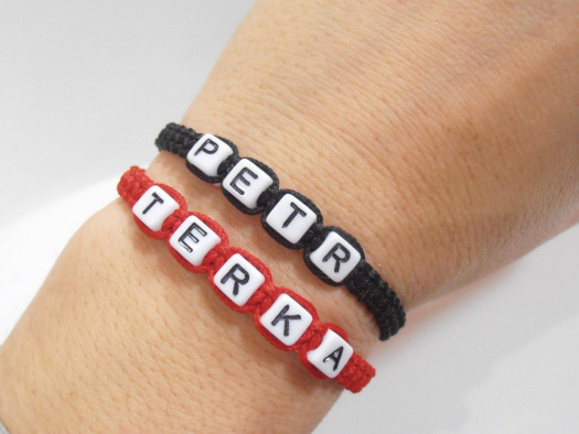 *Náramek na přání* se jménem/textem (macramé)