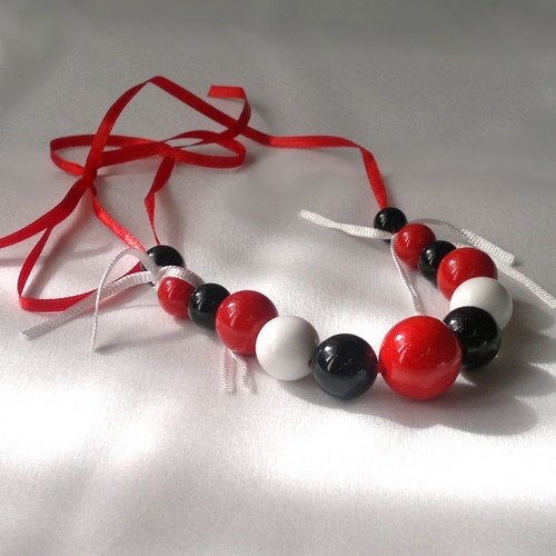  ,,Koulíme koule'' červené korále