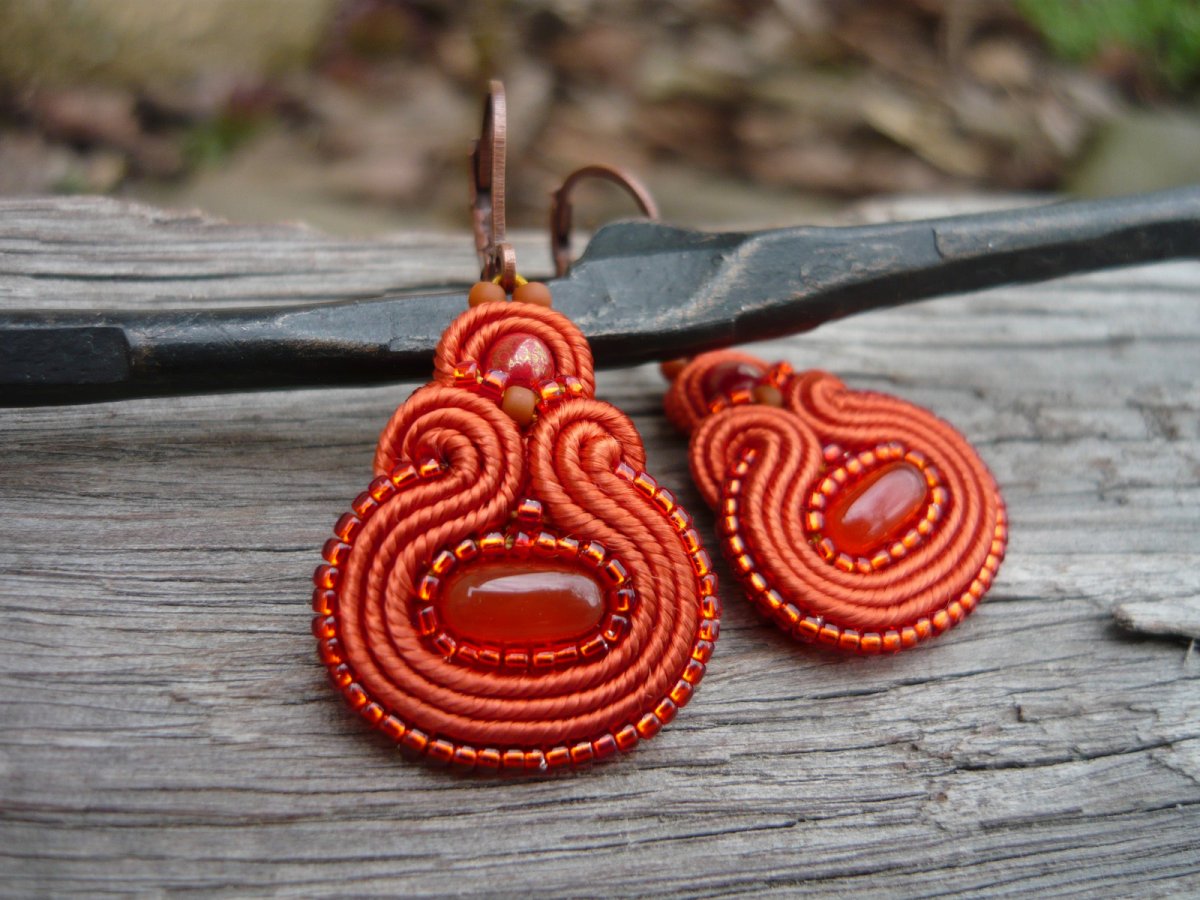 Soutache náušnice mini Achát se skořicí