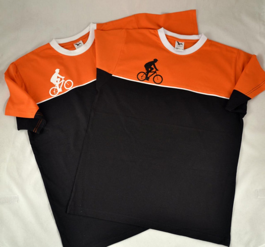 Oranžovo-černé tričko s černým nebo bílým cyklistou