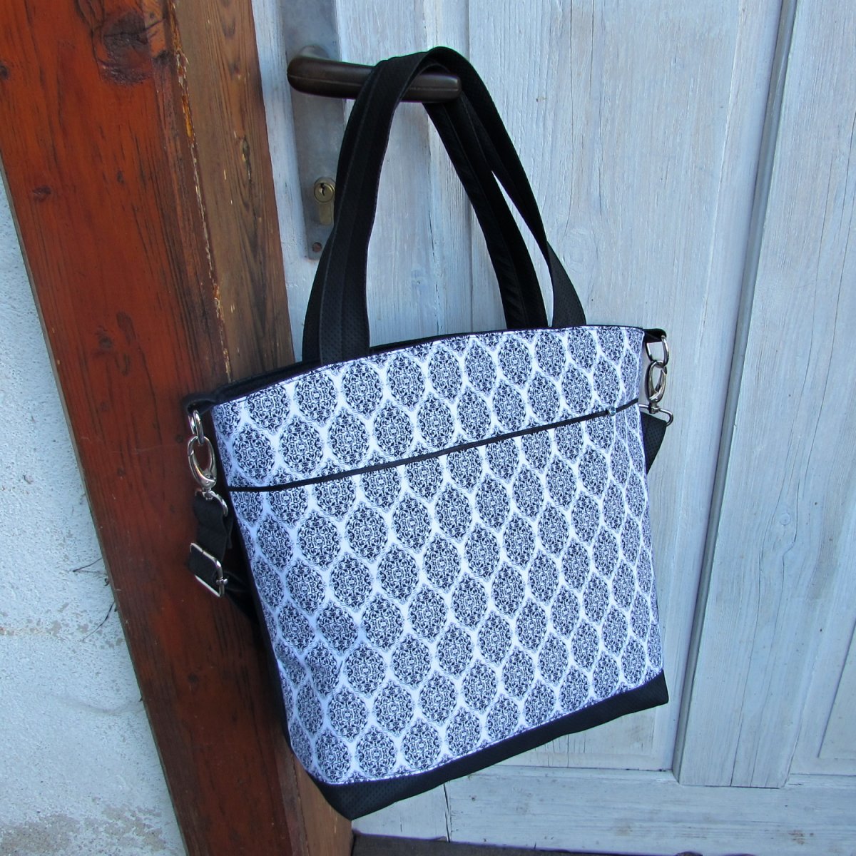 Kabelka černobílá