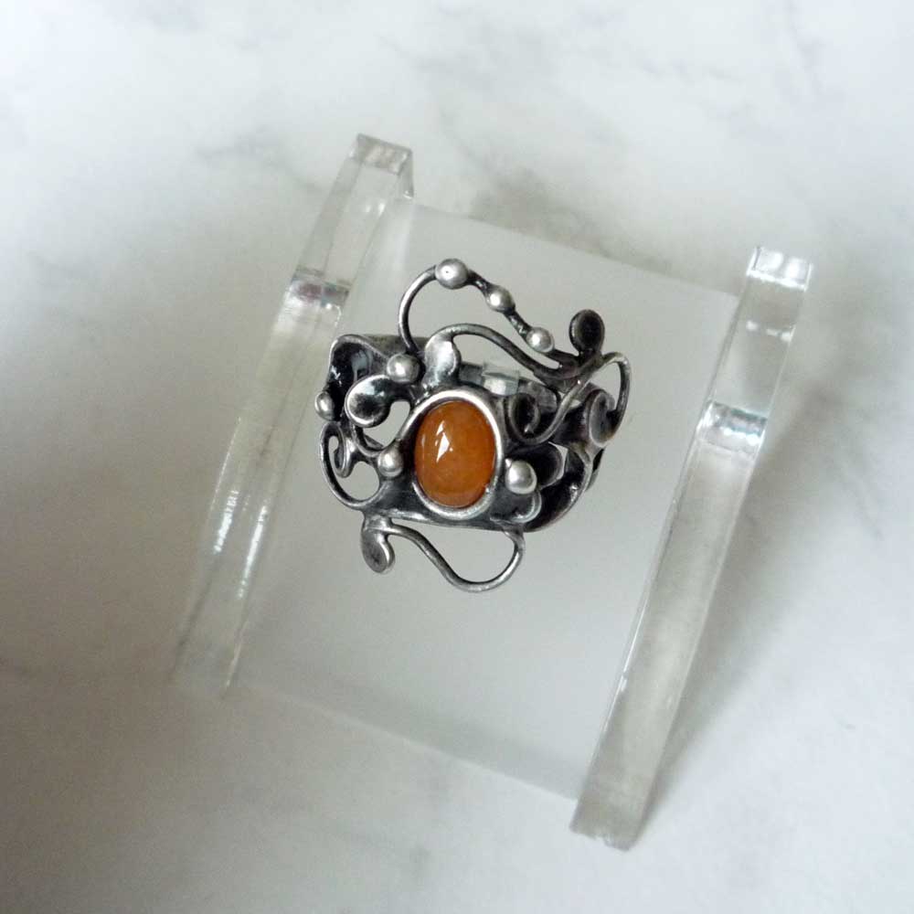 Bludiště - prsten kalcit