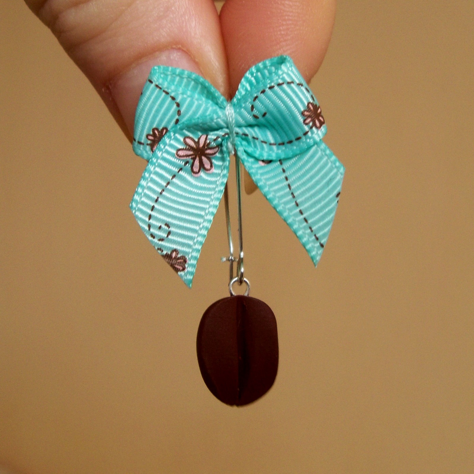 Kávové zrnko s mašlí G9