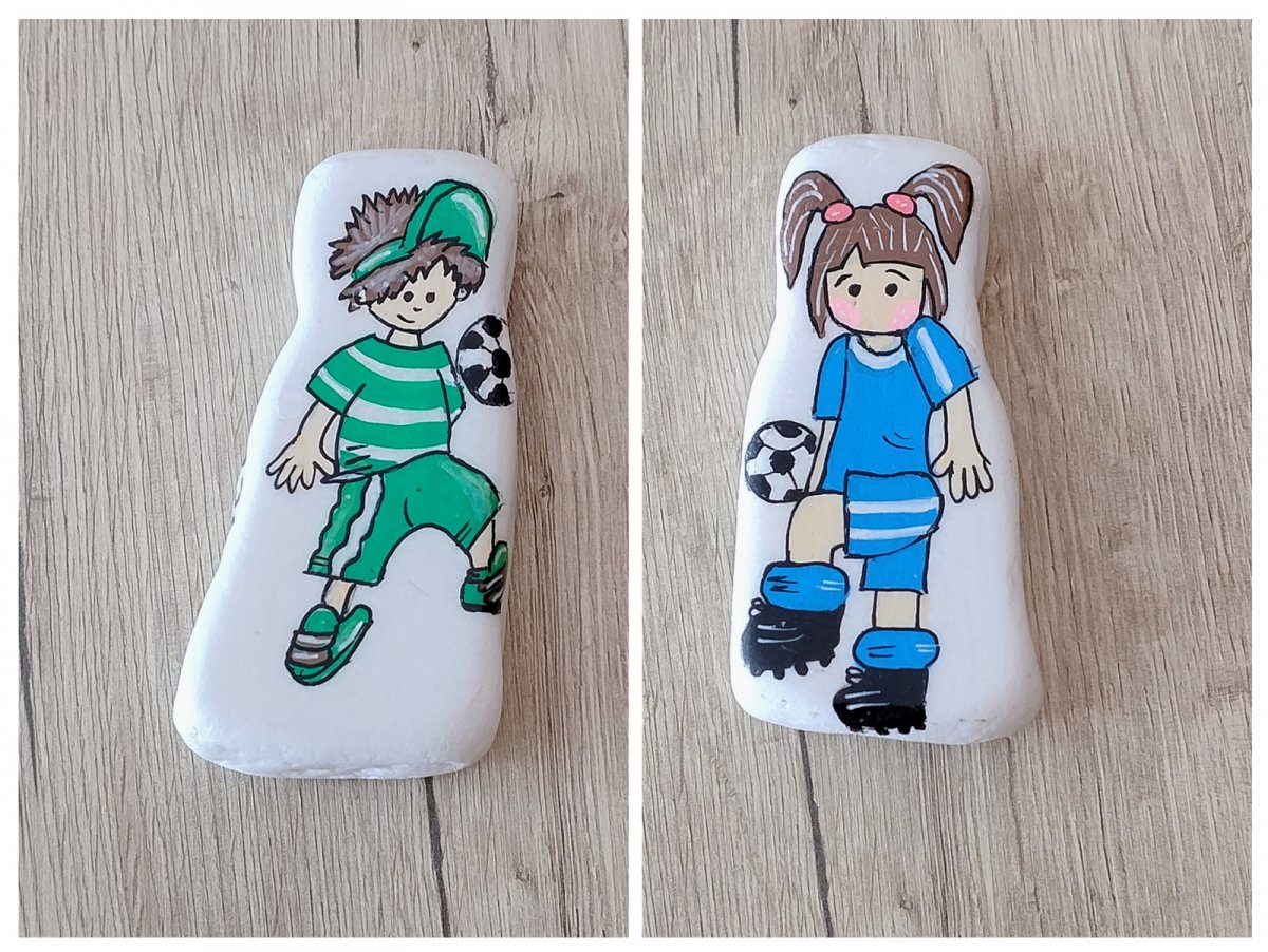 Malovaný kamínek fotbal