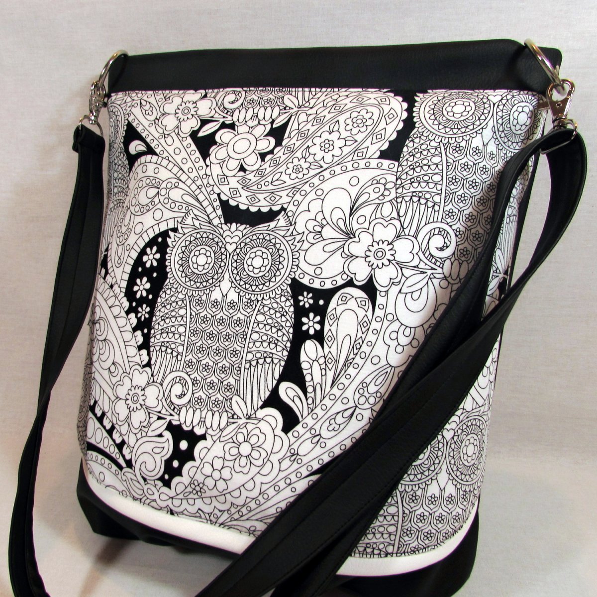 Kabelka sovičková černobílá