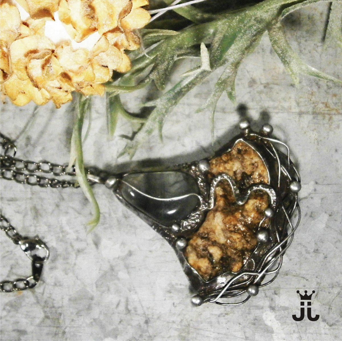 Kyvadlový náhrdelník