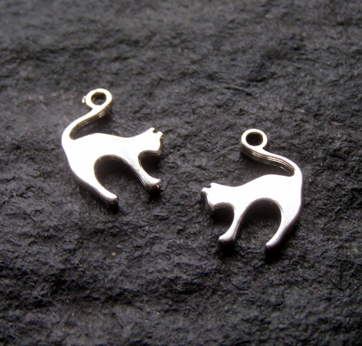 Přívěsek kovový kočka , 2 ks