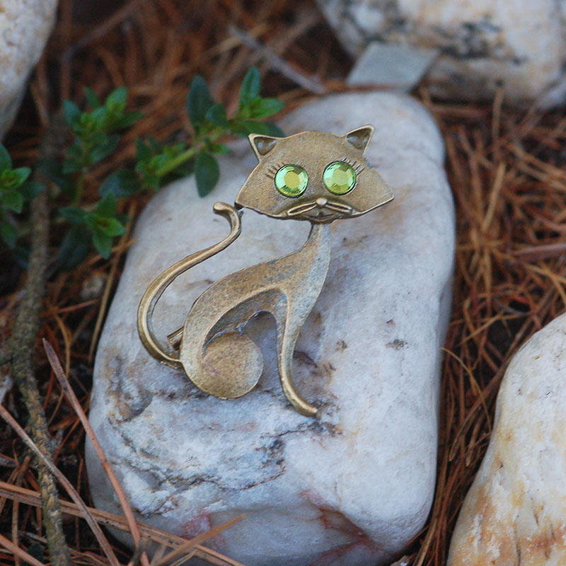 Kočka - bronzová nebo starostříbrná brož
