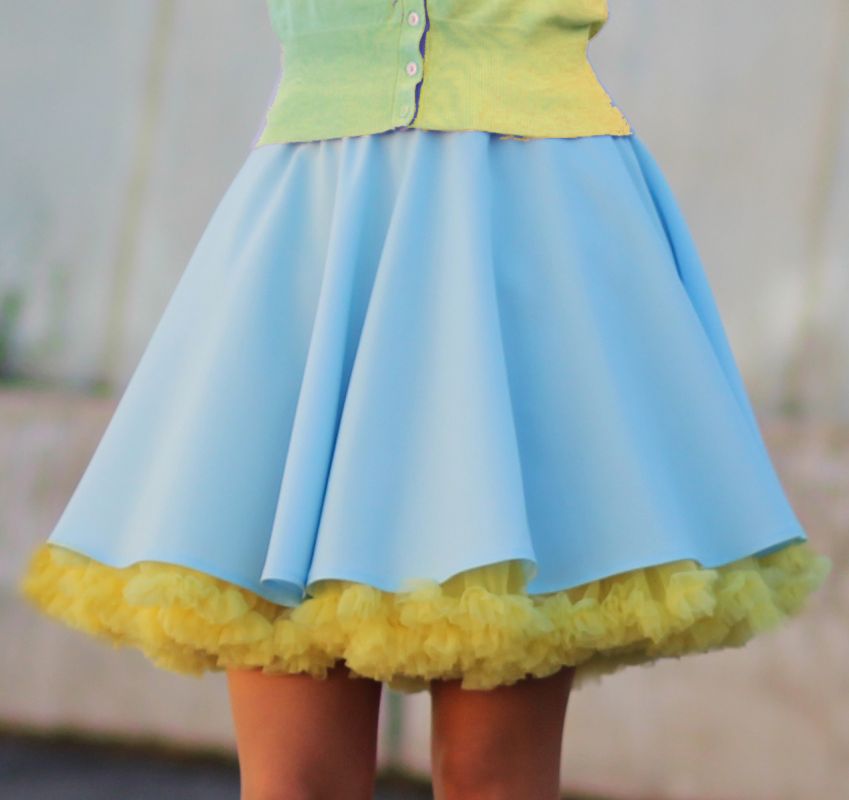 FuFu sukně světle modrá se žlutou spodničkou