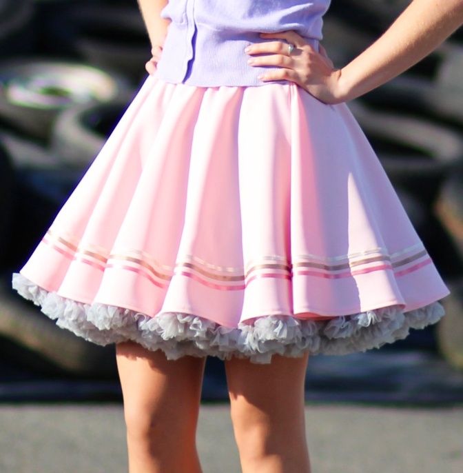 FuFu sukně růžová s proužky a šedou spodničkou