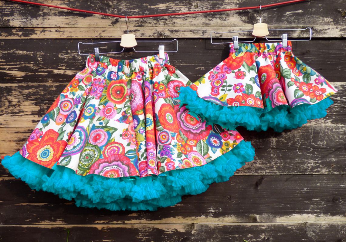 FuFu sukně pro maminku a dceru - květy s tyrkysovou spodničkou