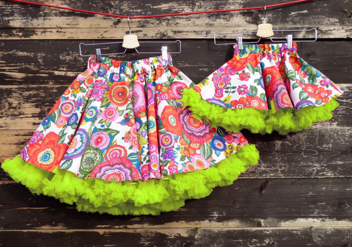 FuFu sukně pro maminku a dceru - květy se zelenou spodničkou