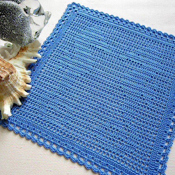 Háčkovaná dečka s mořskými koníky