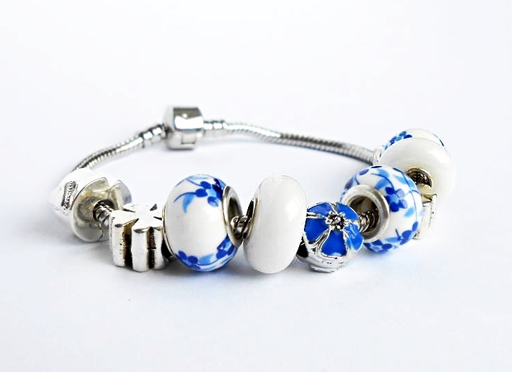 Modro-bílý kytičkový 