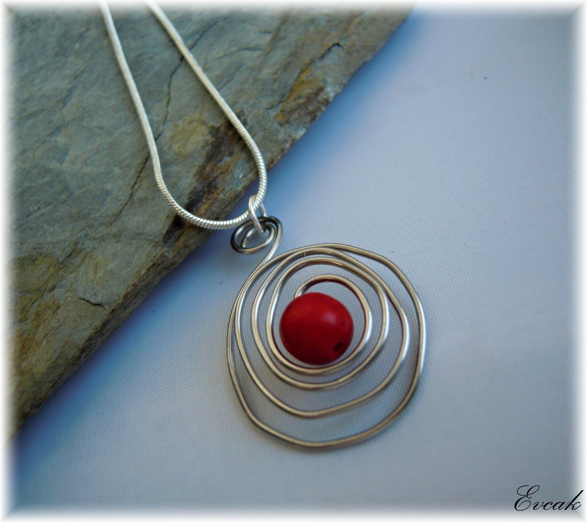 Náhrdelník s korálem 