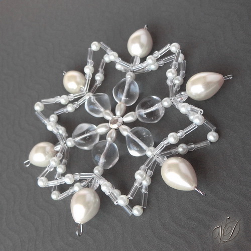 Korálková hvězda LUXUS s kapkami Bílá (KO019)