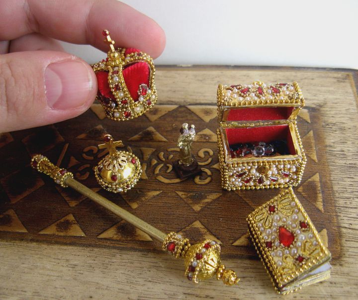 Korunovační klenoty pro panenky