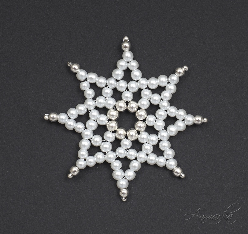 "krajková" hvězda bílo-stříbrná