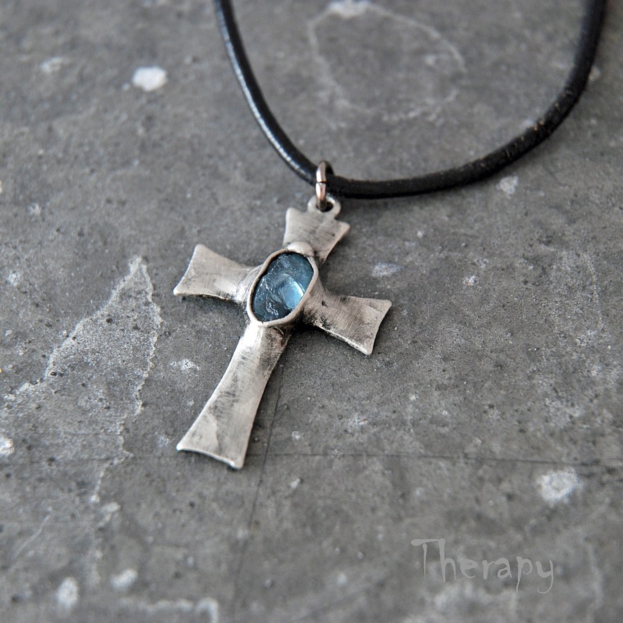 Křížek s akvamarínem