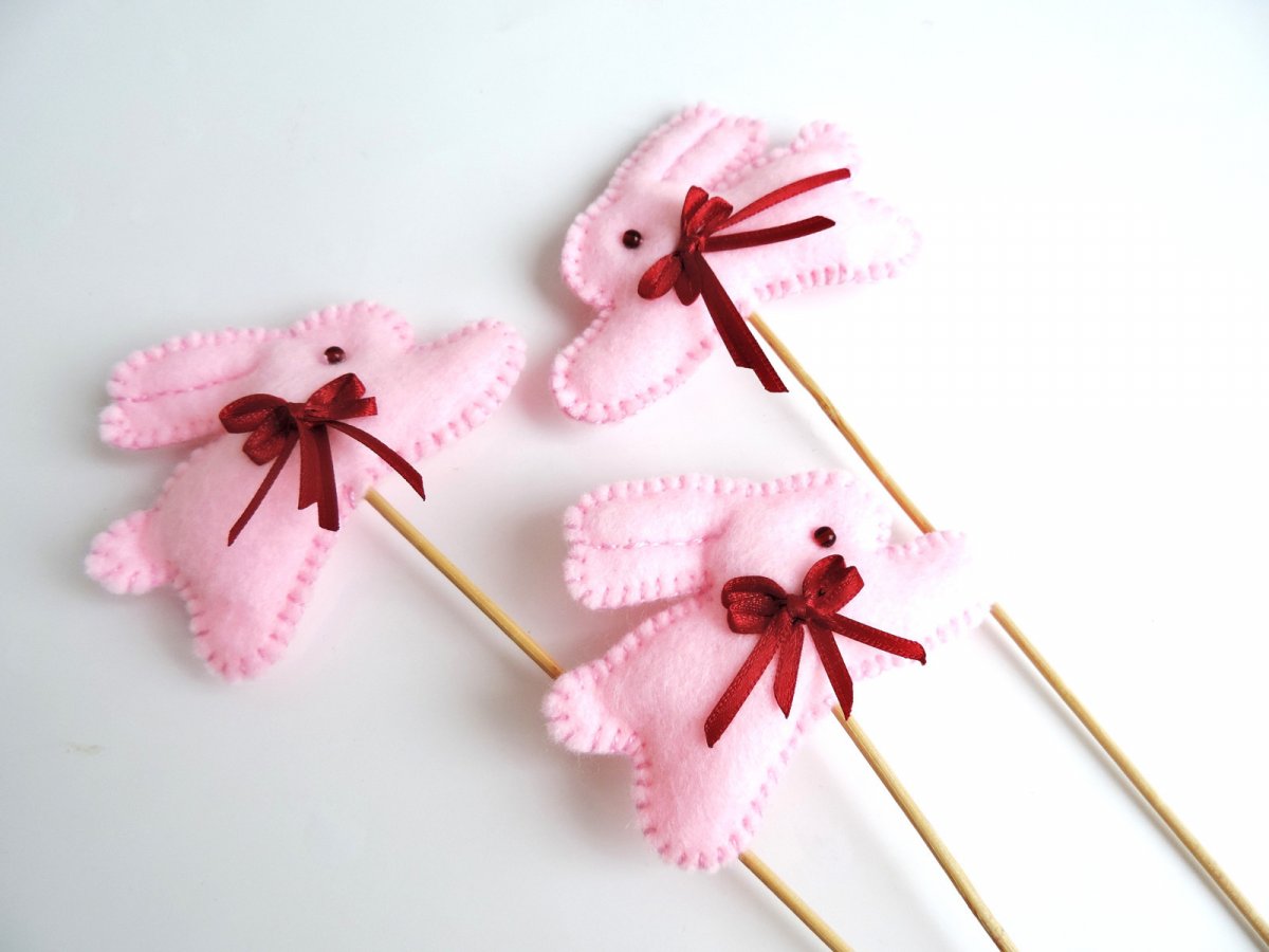 Vítání jara-růžový zajíček zápich. č.1383