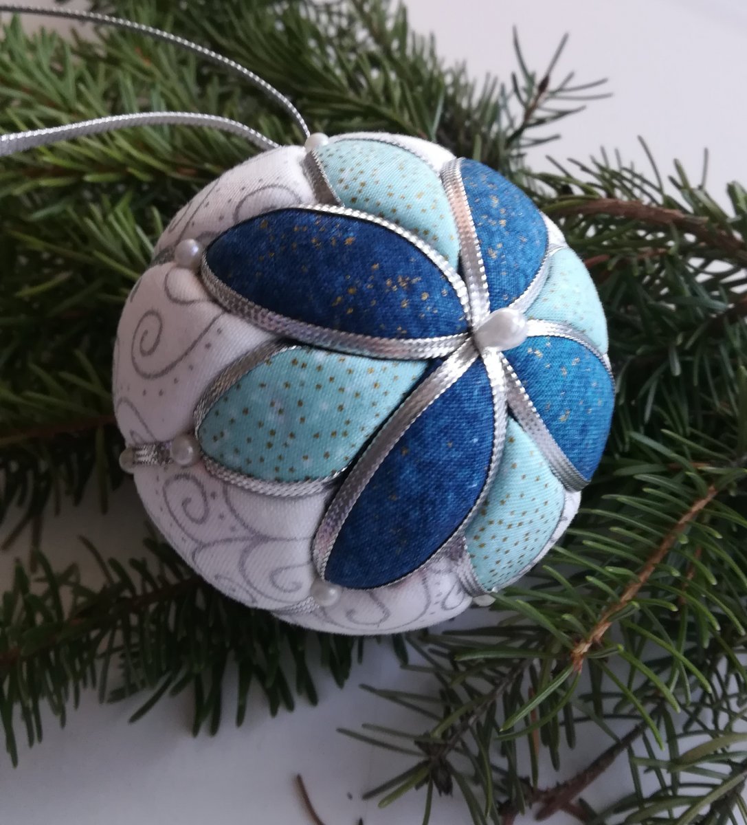 Vánoční koule - motiv KVĚT