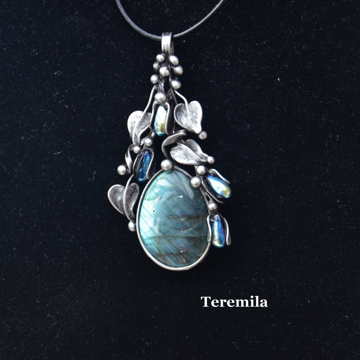 Modrásek - labradorit