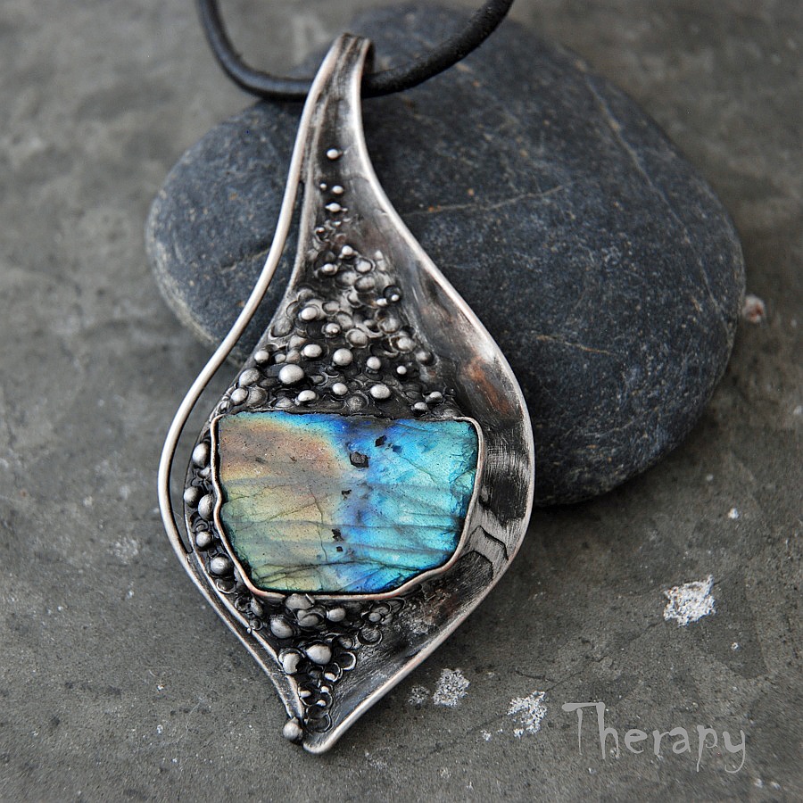 Zamrzlý rybník, vůkol jinovatka