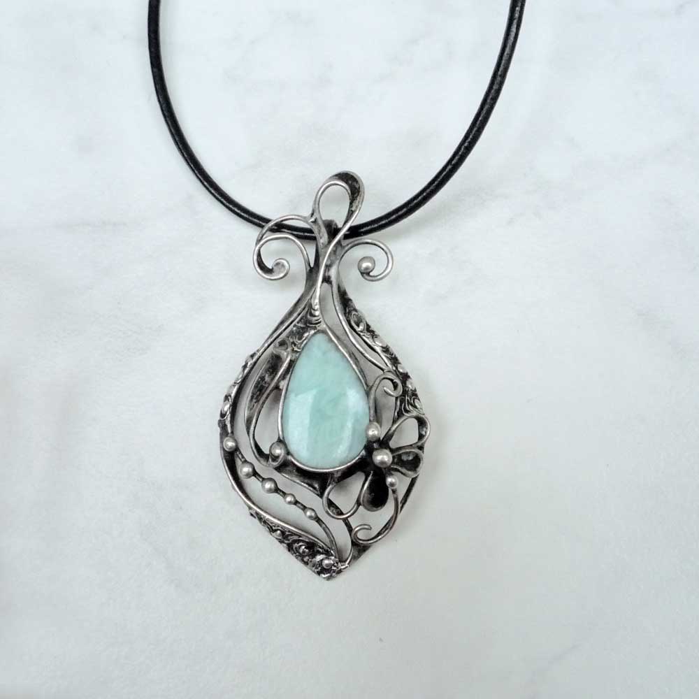 Vůně z dálek - larimar