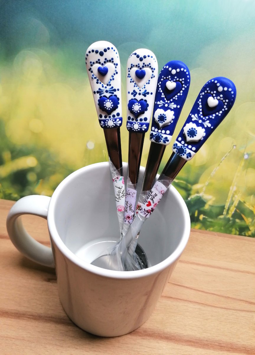 Latté - Folklorní modrobílá srdíčka