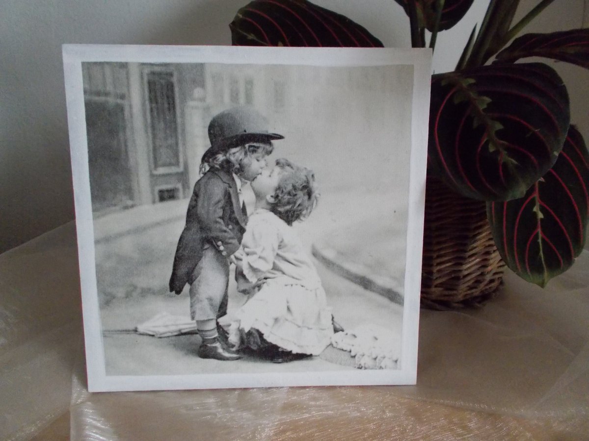 Líbající se děti